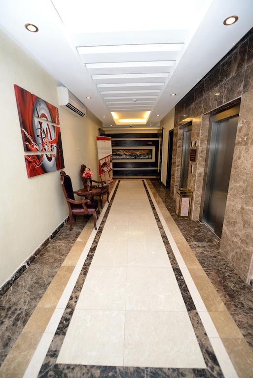 Hotelier Suites Riyadh Bagian luar foto