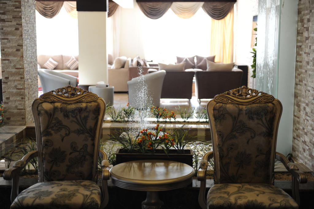 Hotelier Suites Riyadh Bagian luar foto