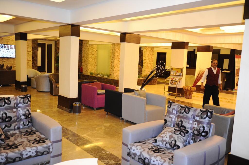 Hotelier Suites Riyadh Bagian luar foto