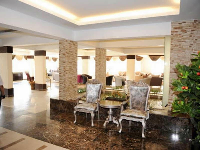 Hotelier Suites Riyadh Bagian luar foto