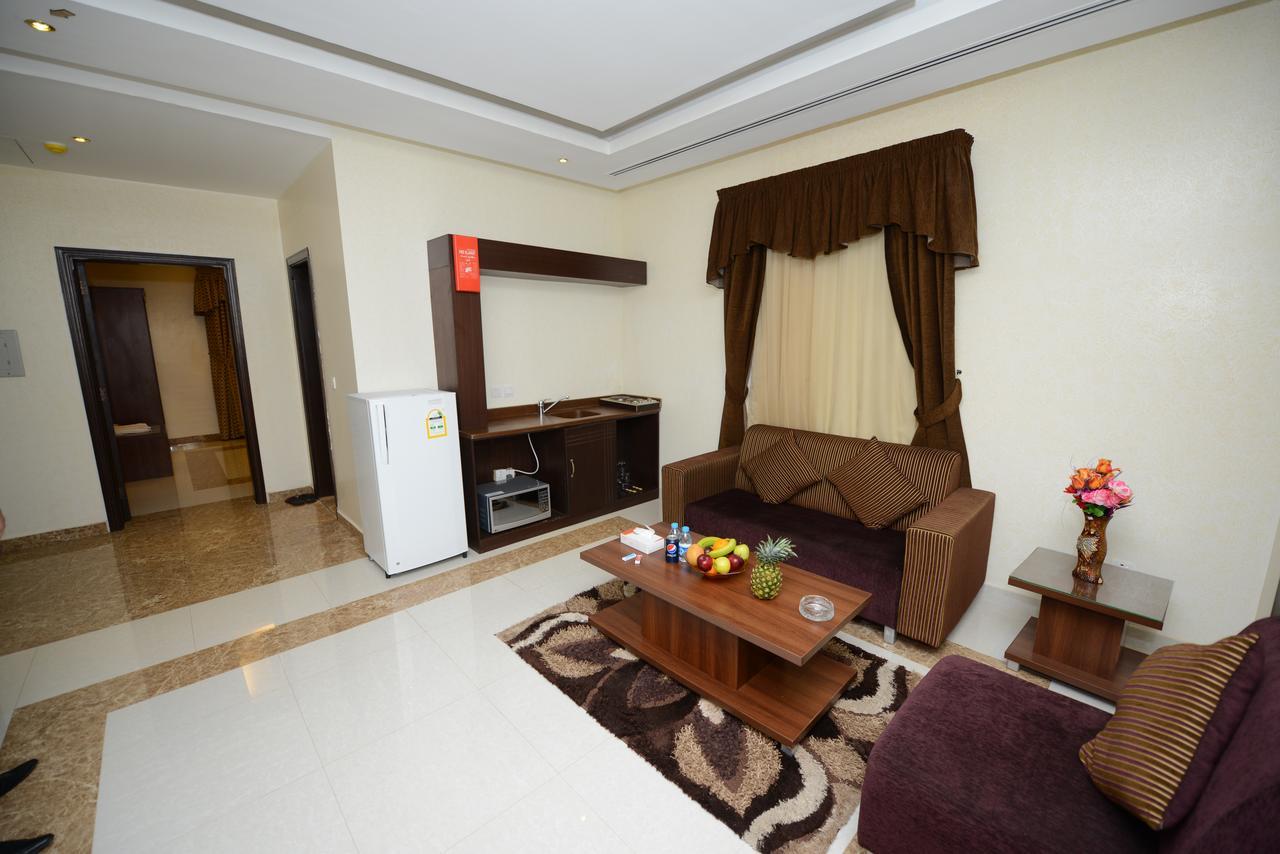 Hotelier Suites Riyadh Bagian luar foto