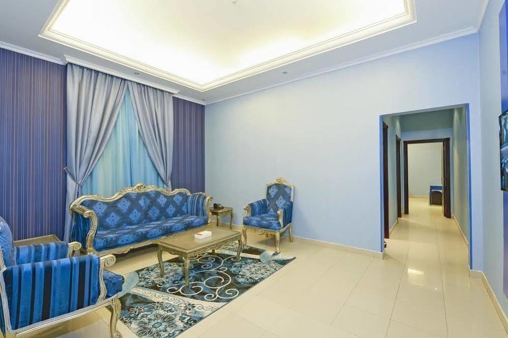 Hotelier Suites Riyadh Bagian luar foto